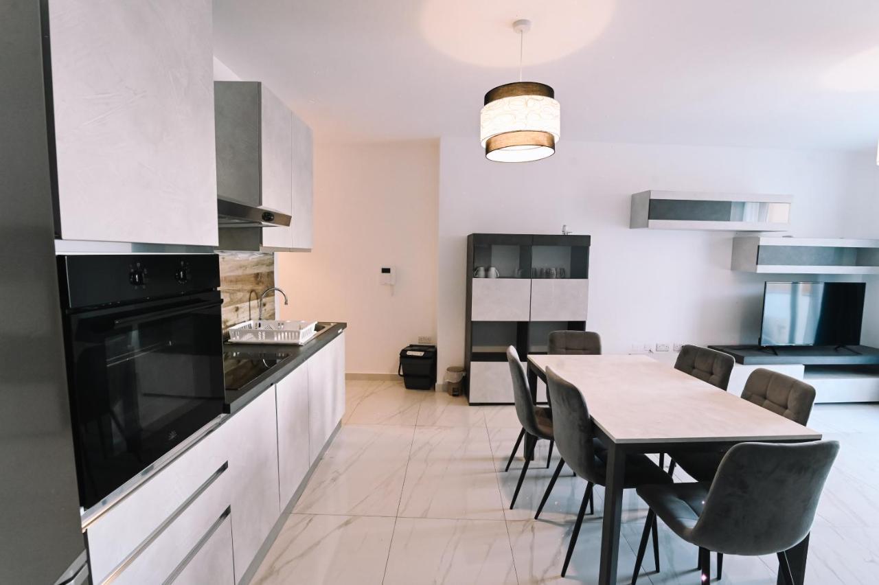 Spacious 3 Bedroom In Sliema! מראה חיצוני תמונה
