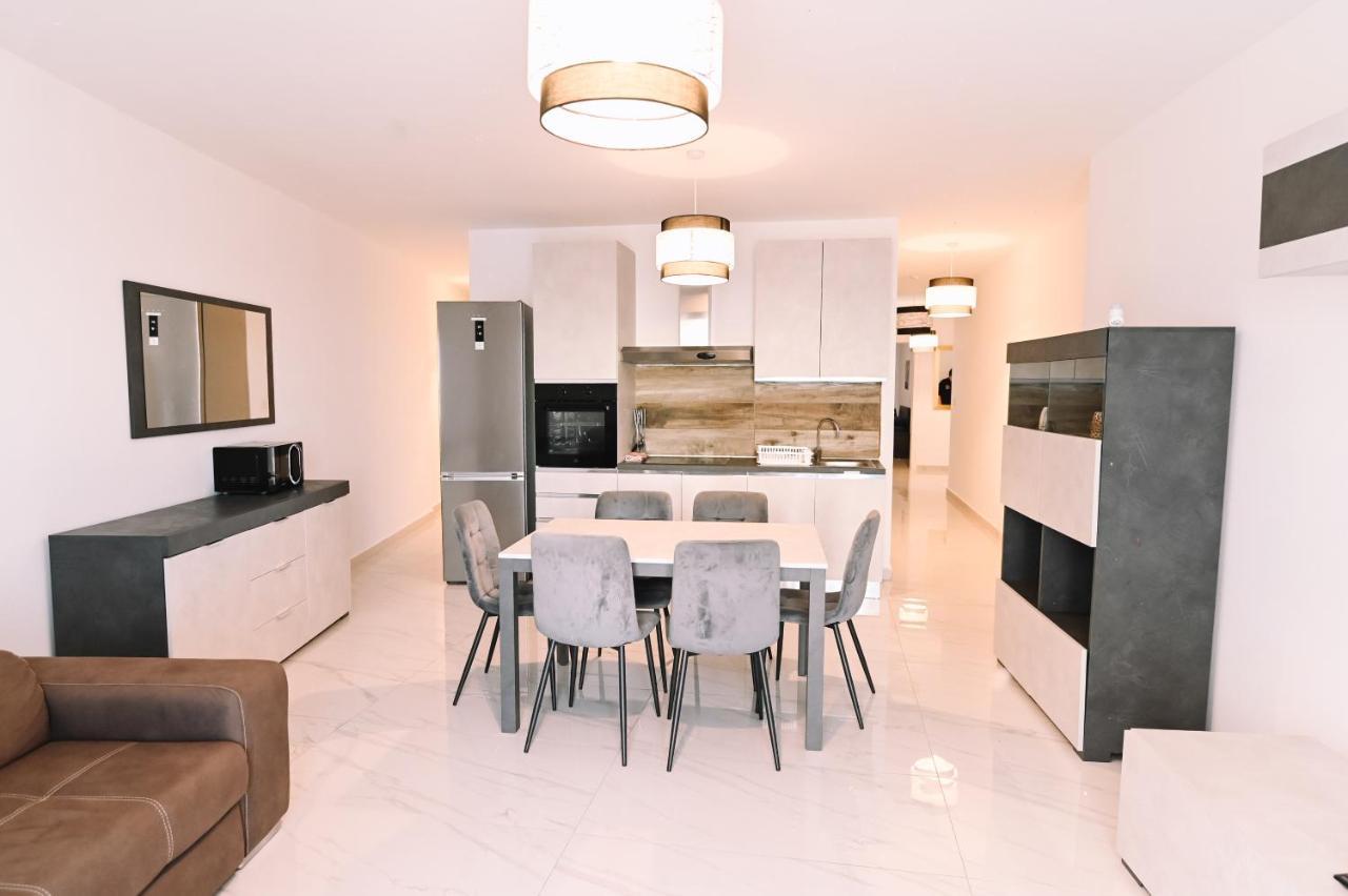 Spacious 3 Bedroom In Sliema! מראה חיצוני תמונה
